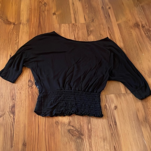 Black 3/4 Quarter Length Sleeve Flowy Cropped Top Small - Picture 4 of 5
